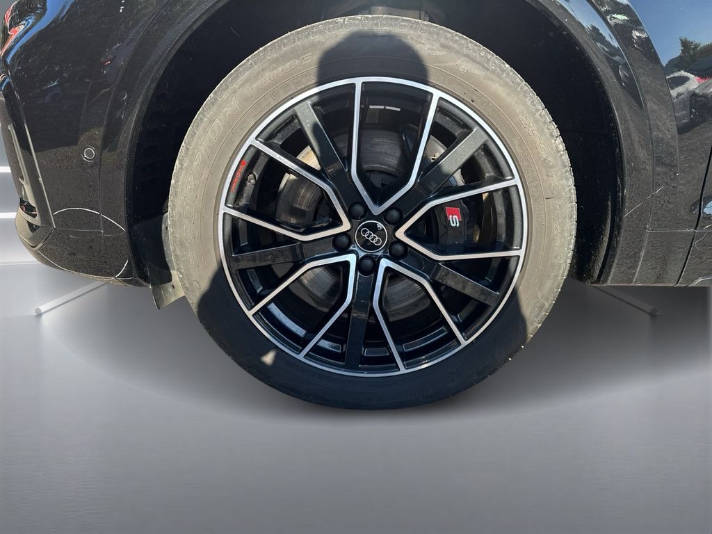 Audi SQ5 2023 г. Чёрный, пробег 54853 км