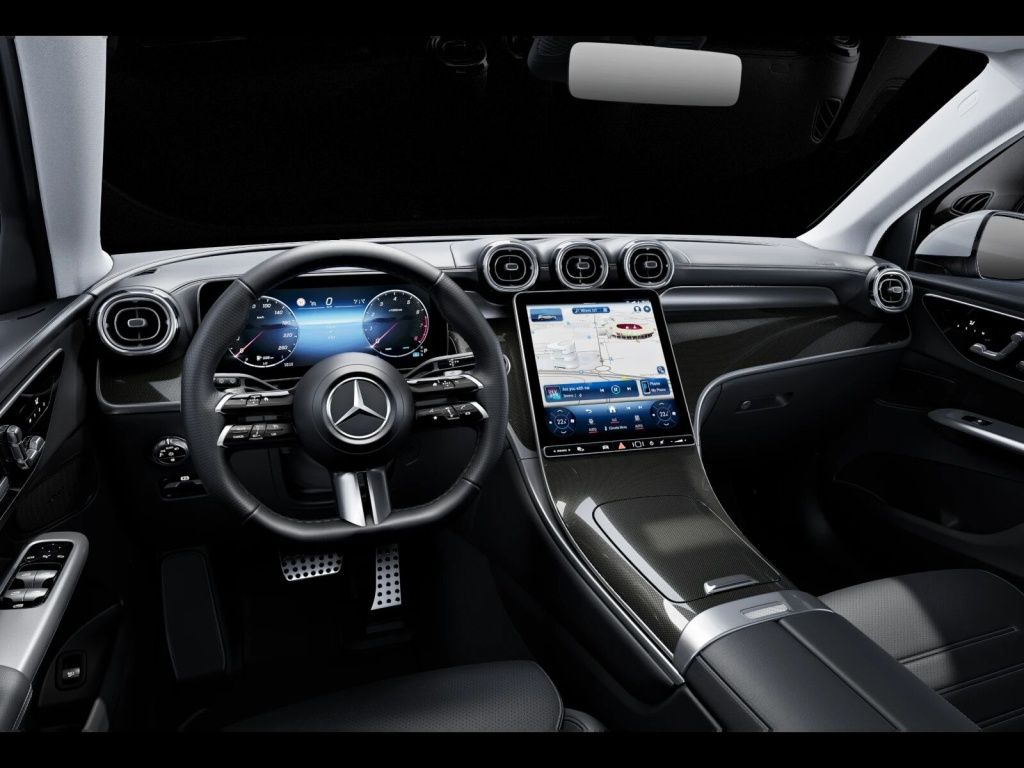 Mercedes-Benz GLC 200 2025 г. Белый, пробег 12206 км