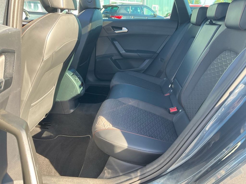 SEAT Leon 2022 г. Серый, пробег 59511 км