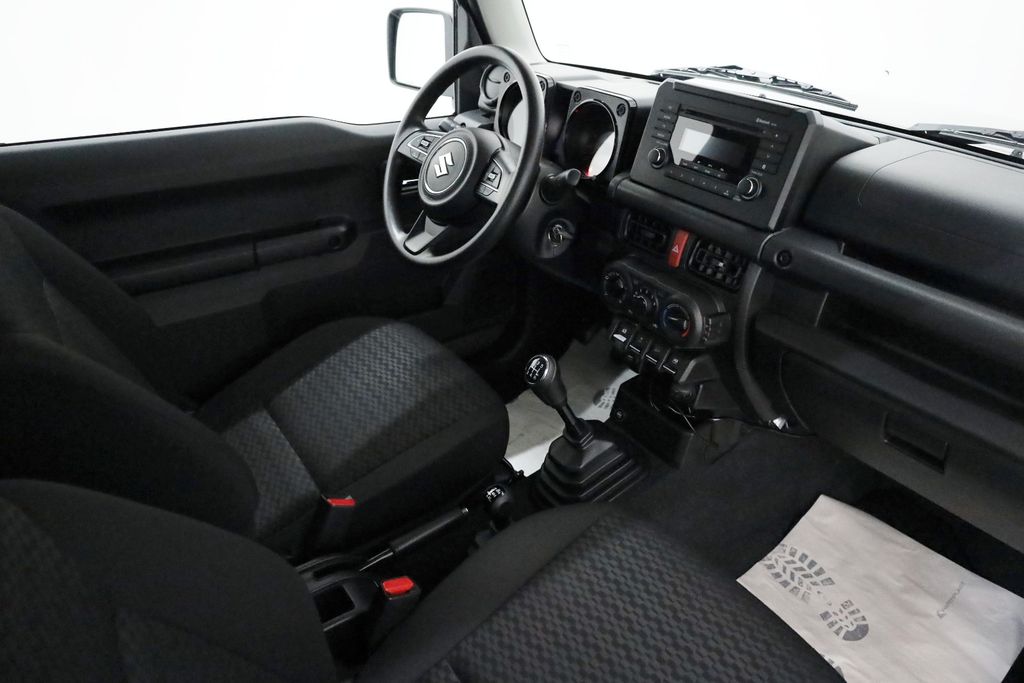 Suzuki Jimny 2023 г. Зелёный, пробег 37340 км