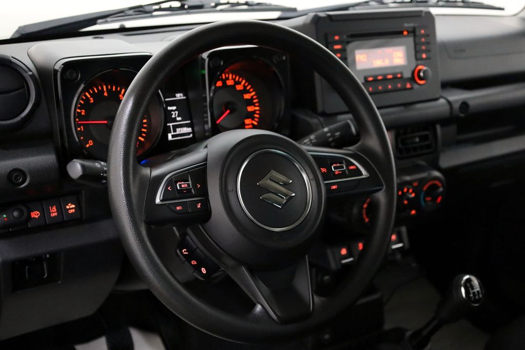 Suzuki Jimny 2023 г. Зелёный, пробег 37340 км