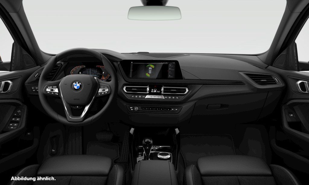 BMW 118 2023 г. Красный, пробег 31278 км