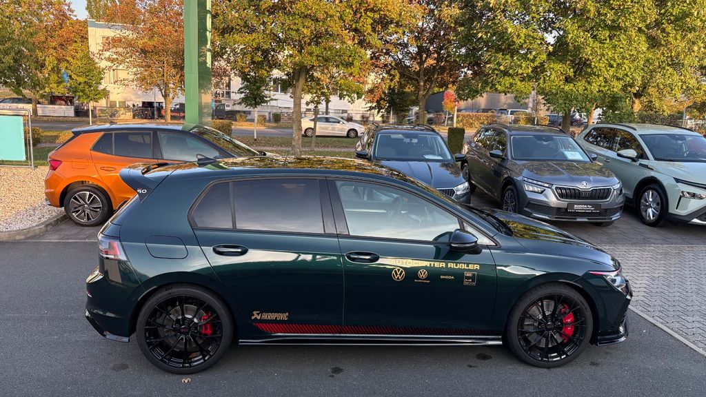 Volkswagen Golf 2026 г. Зелёный, пробег 15589 км