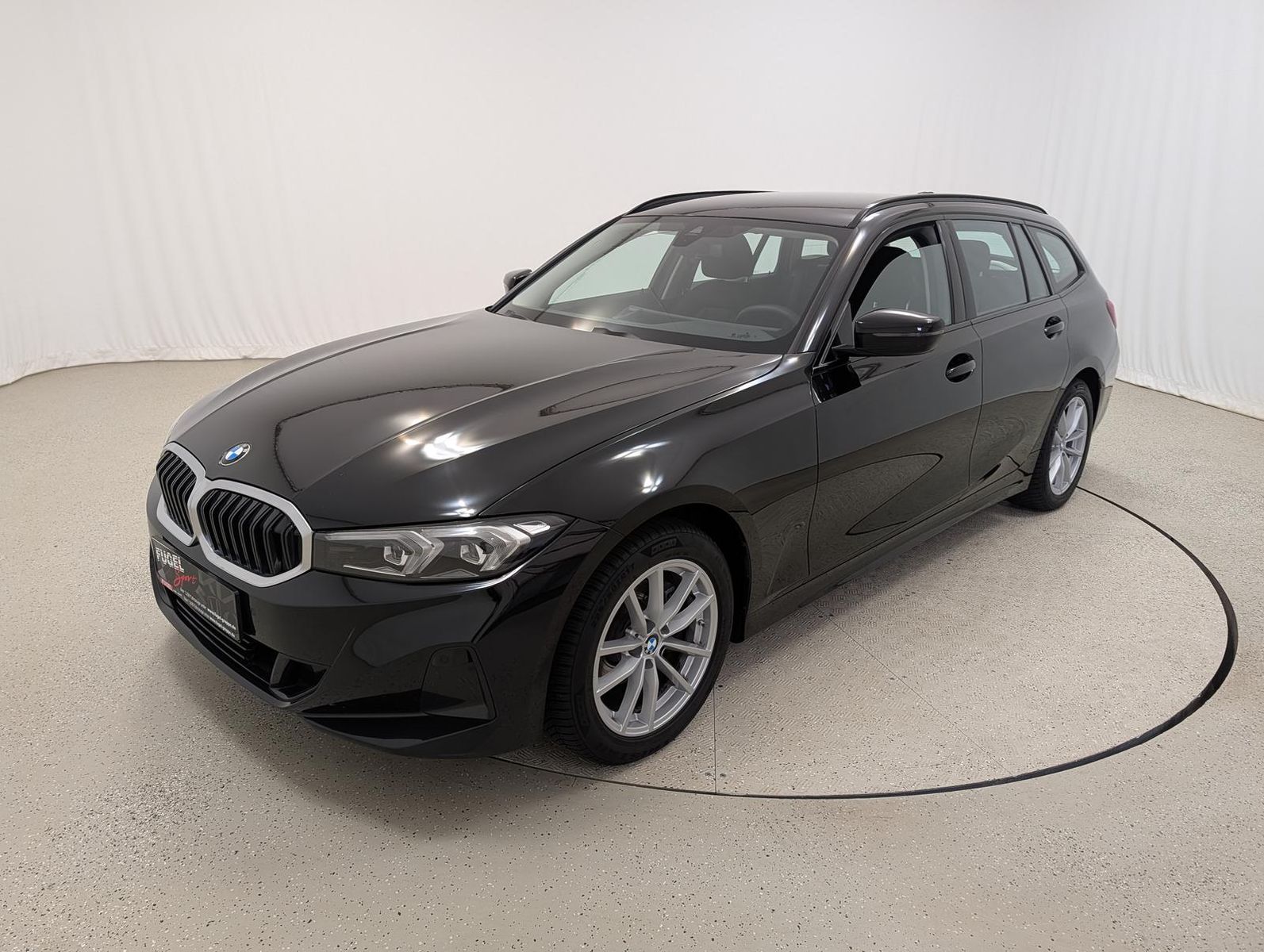 BMW 318 2025 г. Чёрный, пробег 54390 км