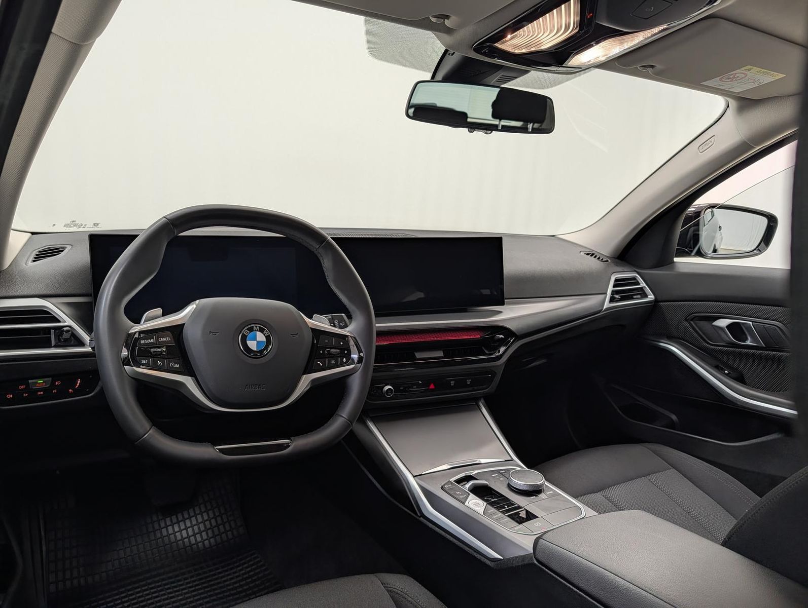 BMW 318 2025 г. Чёрный, пробег 54390 км