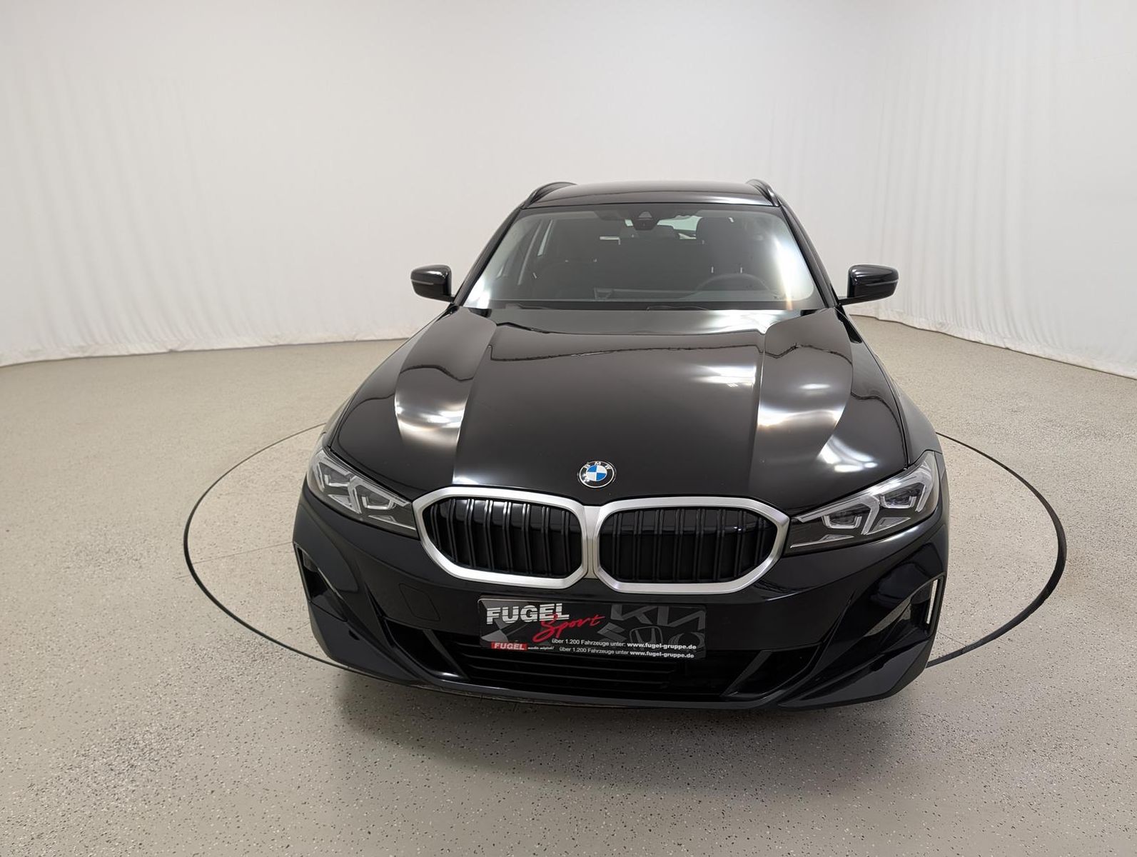 BMW 318 2025 г. Чёрный, пробег 54390 км
