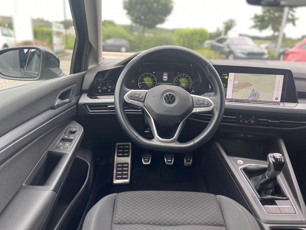 Volkswagen Golf 2023 г. Чёрный, пробег 36605 км