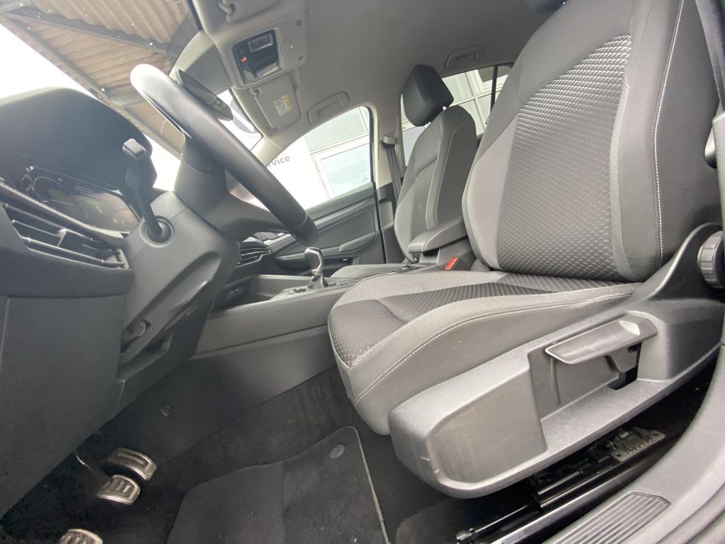 Volkswagen Golf 2023 г. Чёрный, пробег 36605 км