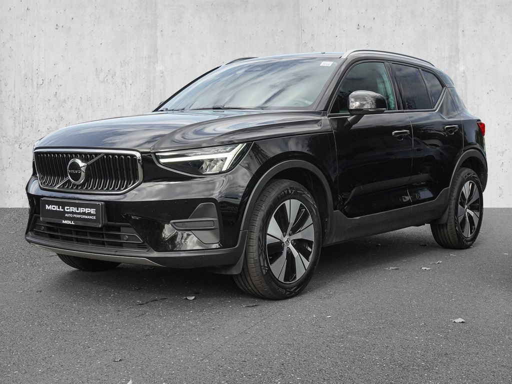 Volvo XC40 2023 г. Чёрный, пробег 41078 км