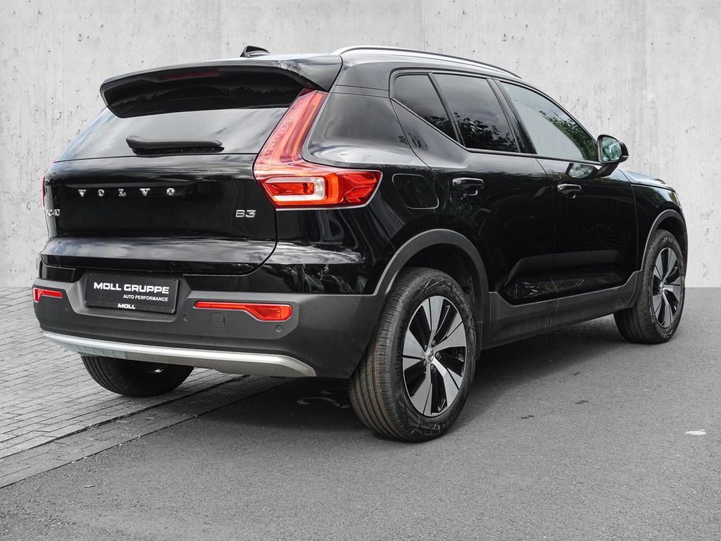 Volvo XC40 2023 г. Чёрный, пробег 41078 км
