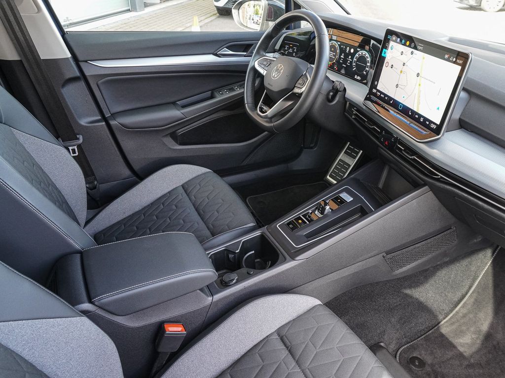 Volkswagen Golf 2026 г. Синий, пробег 26403 км