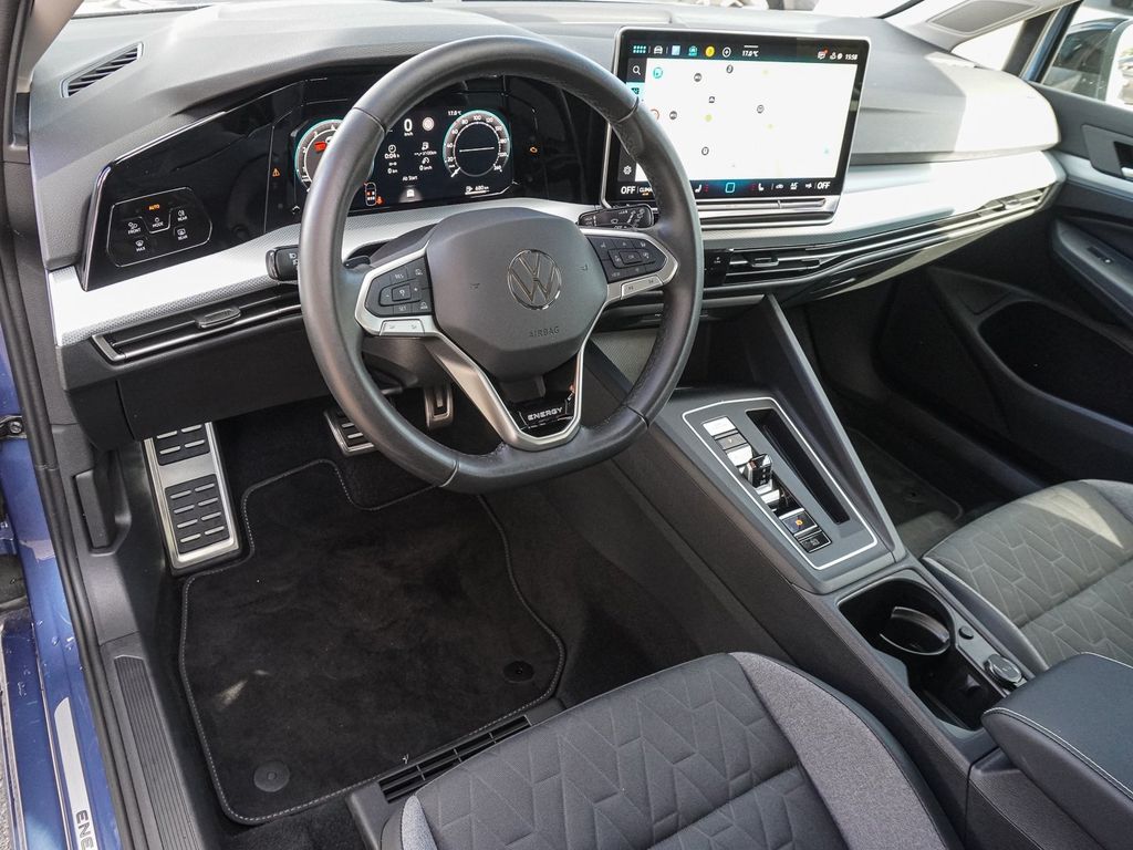 Volkswagen Golf 2026 г. Синий, пробег 26403 км