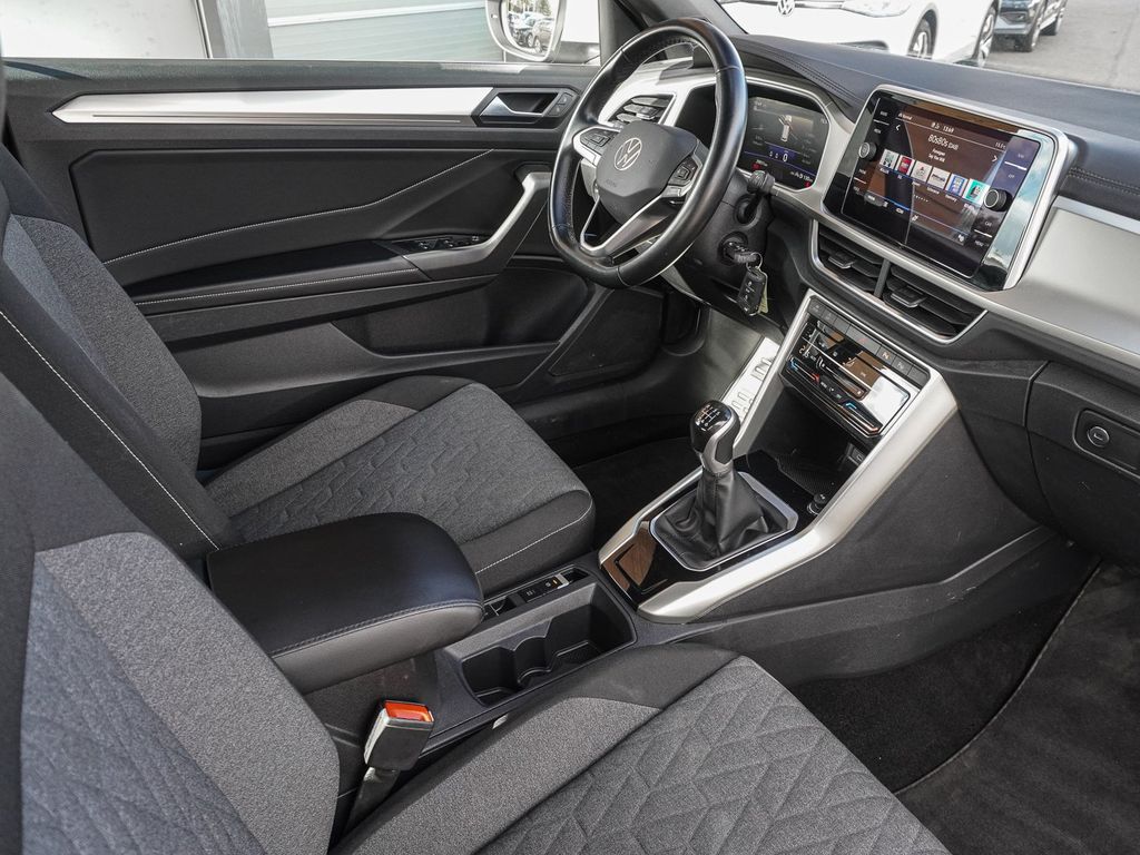 Volkswagen T-Roc 2024 г. Белый, пробег 29010 км