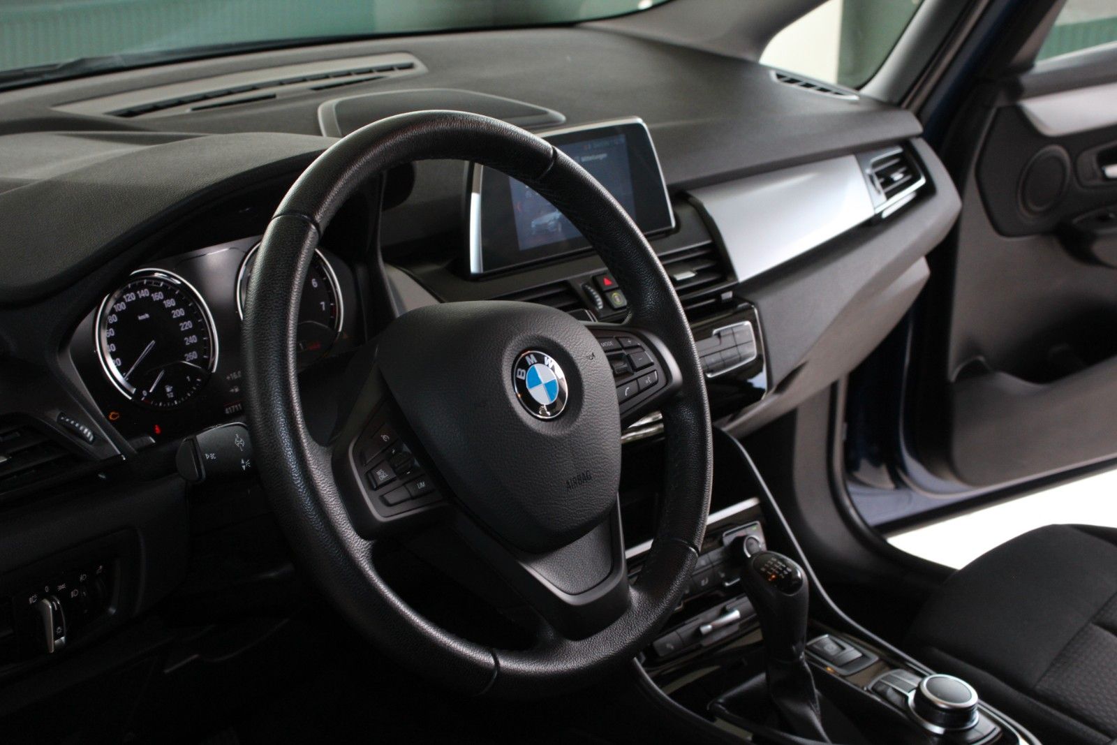 BMW 218 GRAN TOURER 2022 г. Синий, пробег 41900 км