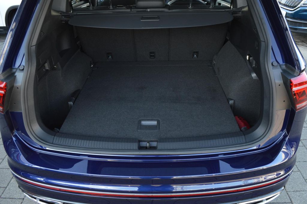 Volkswagen TIGUAN ALLSPACE 2023 г. Синий, пробег 52100 км