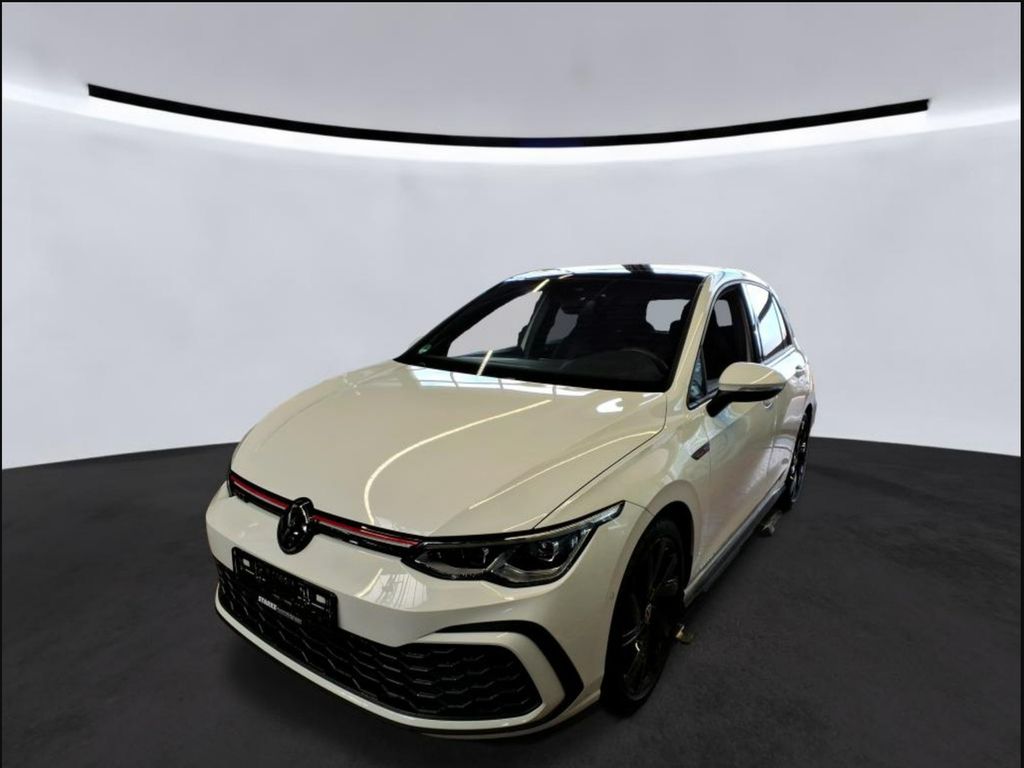 Volkswagen Golf 2023 г. Белый, пробег 21252 км