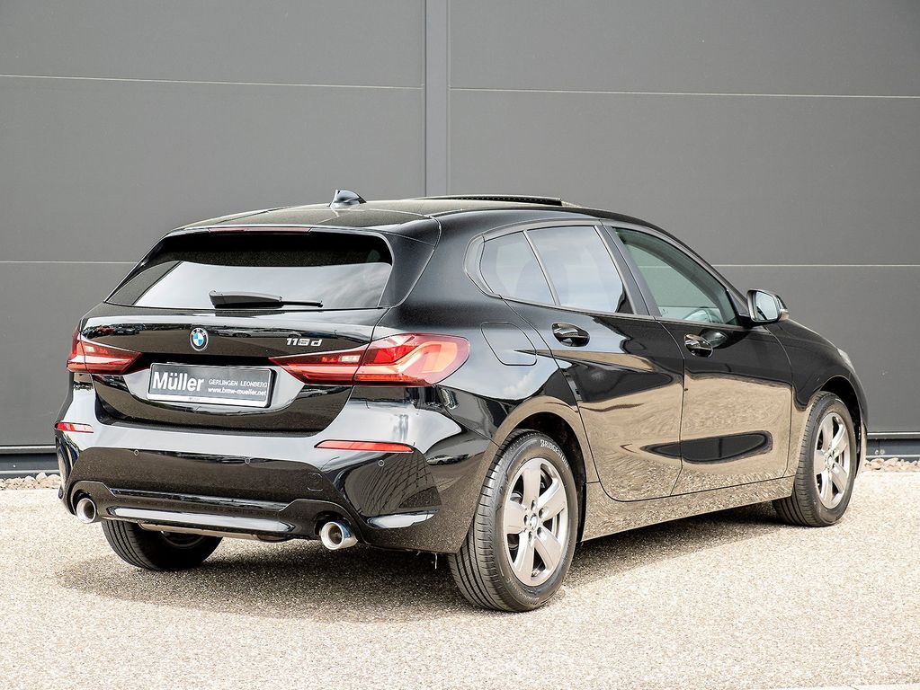 BMW 118 2023 г. Чёрный, пробег 59997 км
