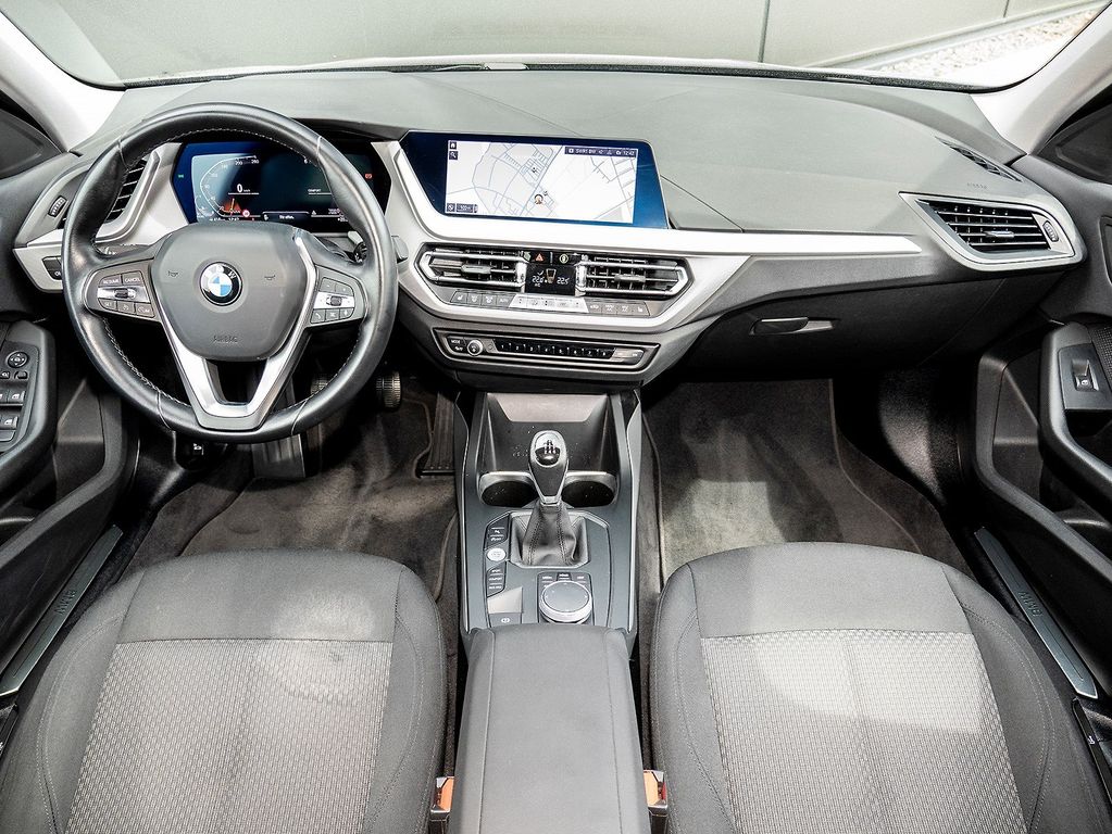 BMW 118 2023 г. Чёрный, пробег 59997 км