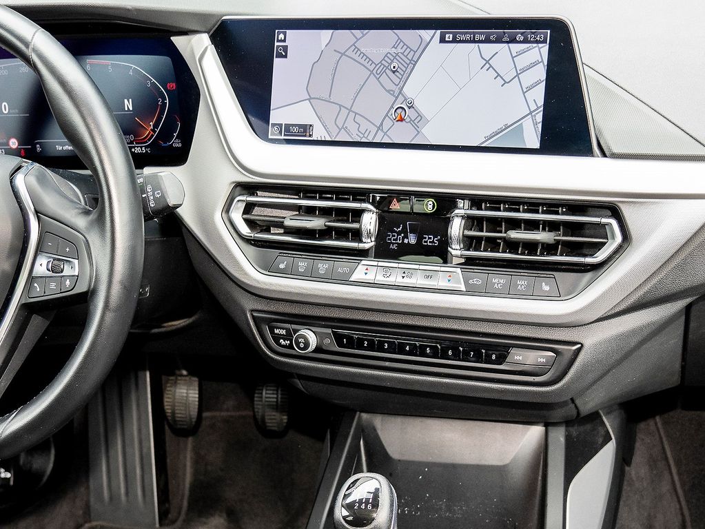 BMW 118 2023 г. Чёрный, пробег 59997 км