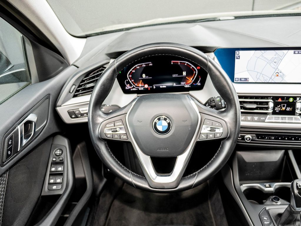 BMW 118 2023 г. Чёрный, пробег 59997 км