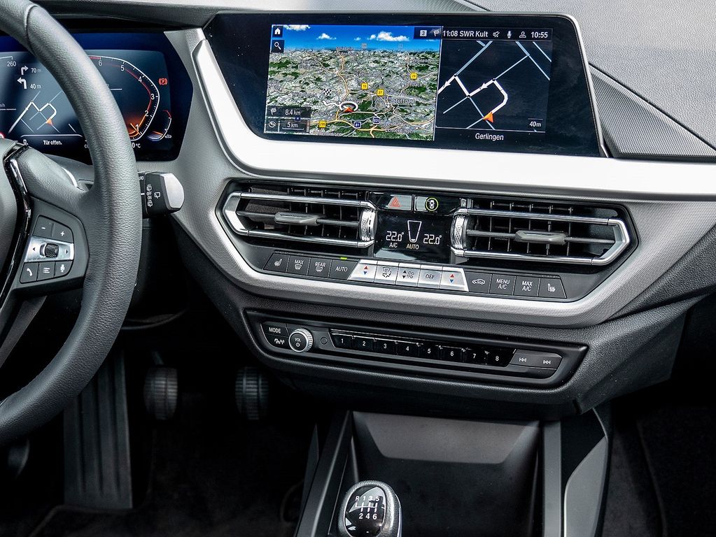 BMW 118 2023 г. Белый, пробег 41892 км