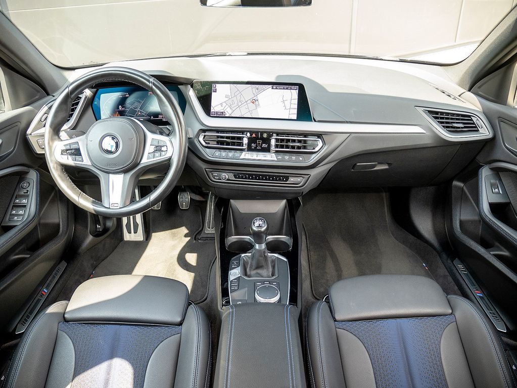 BMW 118 2022 г. Чёрный, пробег 29747 км