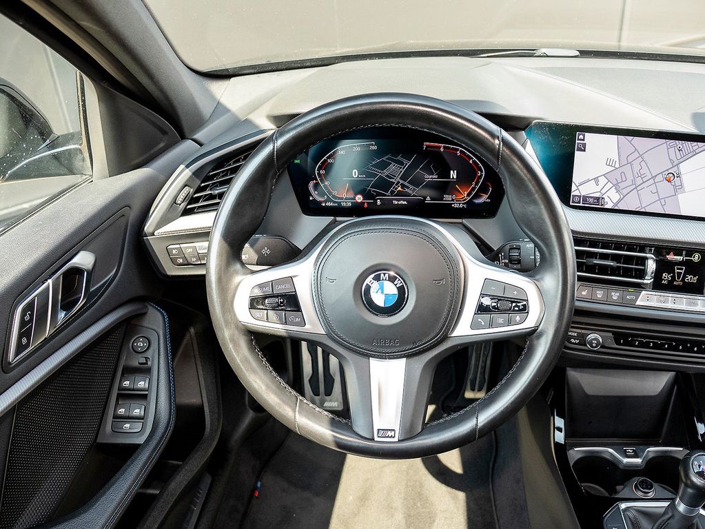BMW 118 2022 г. Чёрный, пробег 29747 км