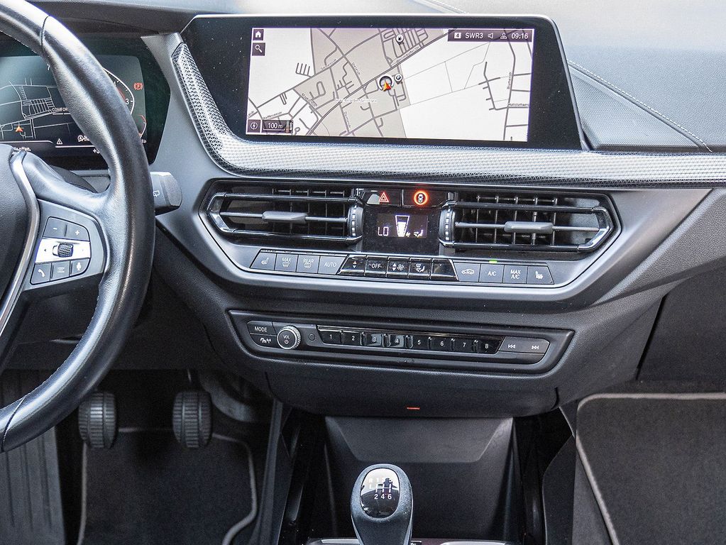 BMW 118 2022 г. Чёрный, пробег 37356 км