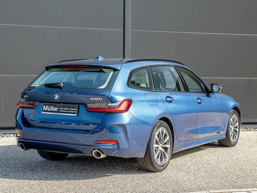 BMW 330 2023 г. Синий, пробег 29675 км