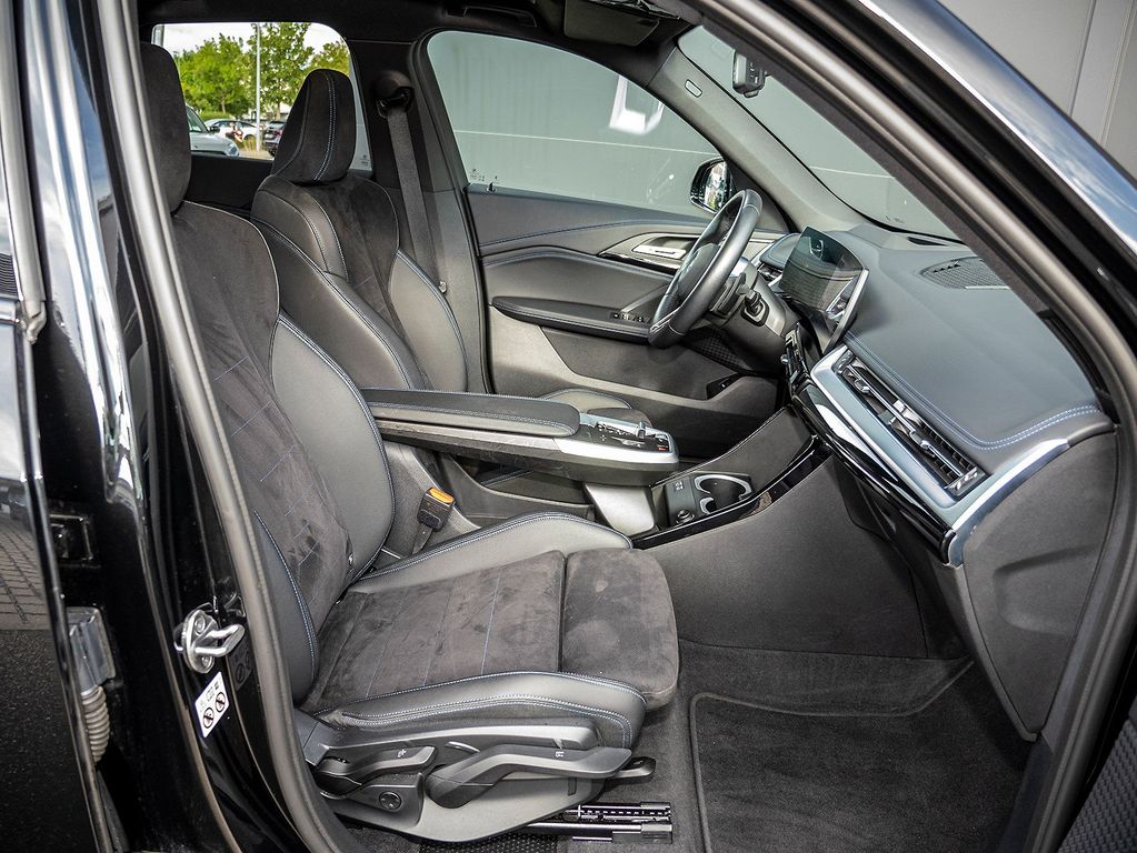 BMW X1 2023 г. Чёрный, пробег 50663 км