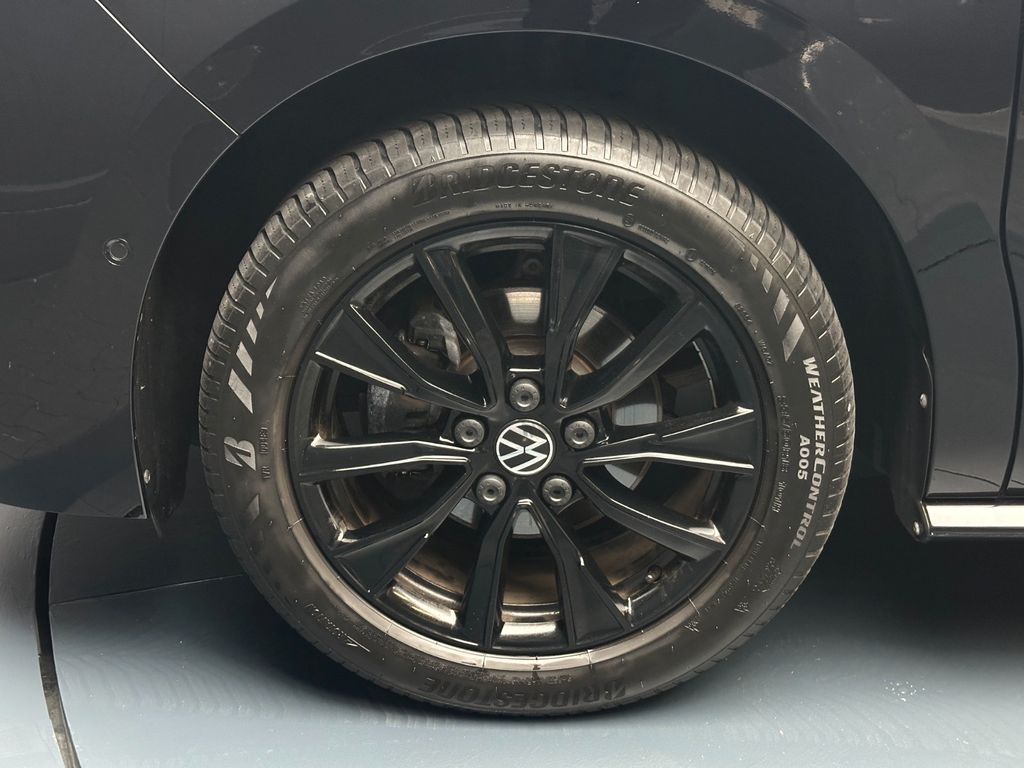 Volkswagen T7 MULTIVAN 2025 г. Чёрный, пробег 36850 км