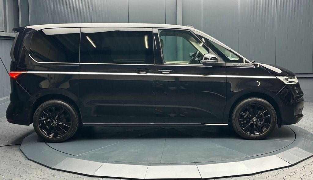 Volkswagen T7 MULTIVAN 2025 г. Чёрный, пробег 35000 км