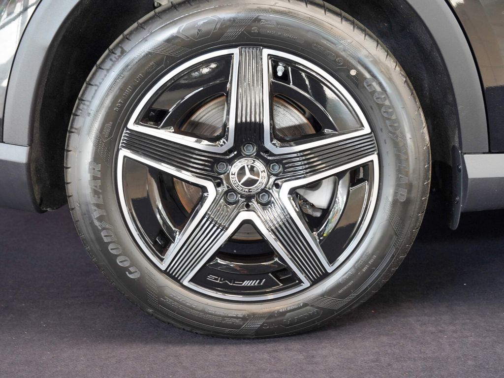 Mercedes-Benz GLC 220 2025 г. Чёрный, пробег 20238 км