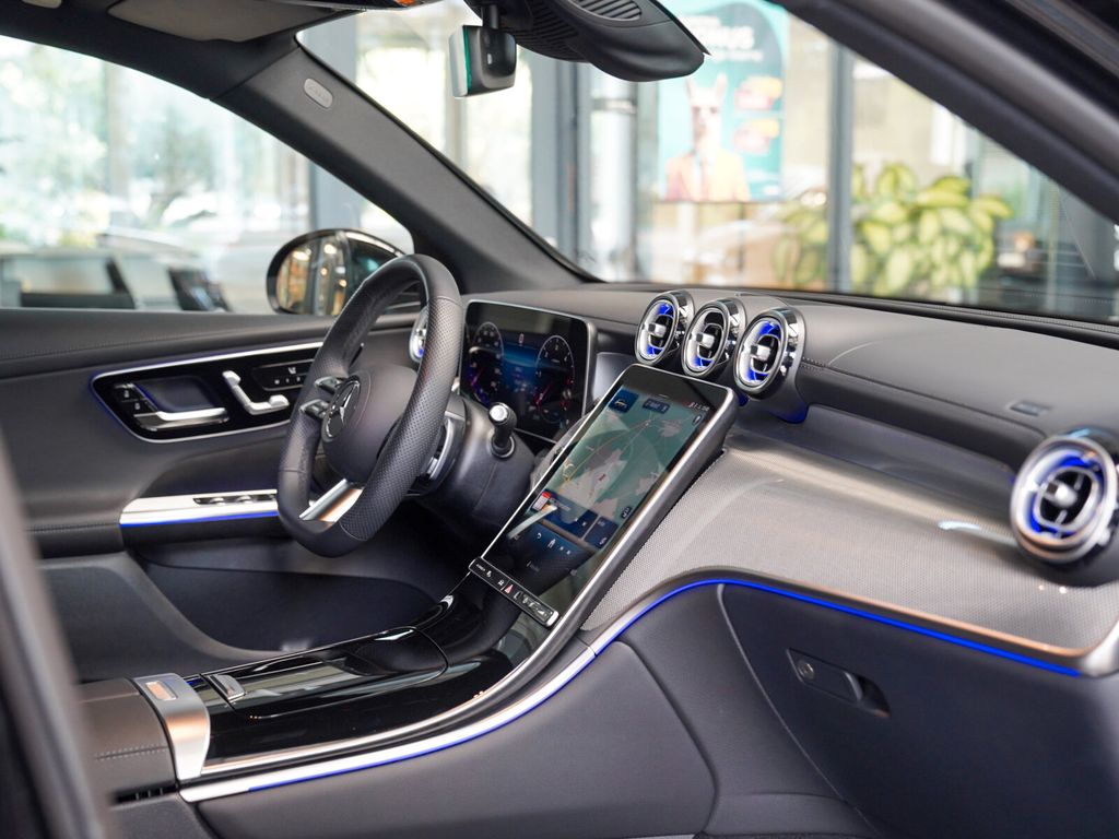 Mercedes-Benz GLC 220 2025 г. Чёрный, пробег 20238 км