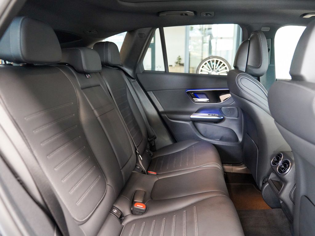 Mercedes-Benz GLC 220 2025 г. Чёрный, пробег 20238 км