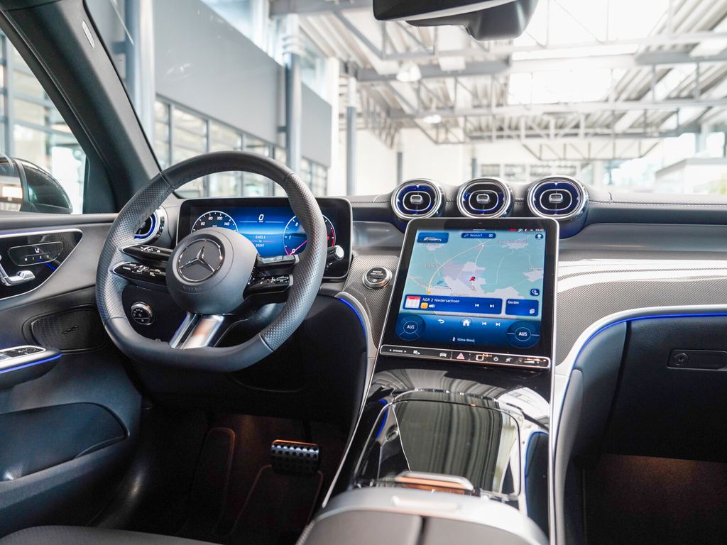 Mercedes-Benz GLC 220 2025 г. Чёрный, пробег 20238 км