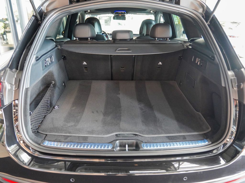 Mercedes-Benz GLC 220 2025 г. Чёрный, пробег 20238 км