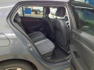 Volkswagen Golf 2026 г. Серый, пробег 25635 км