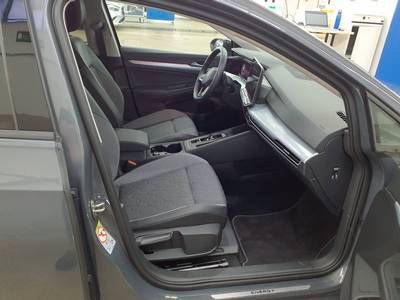 Volkswagen Golf 2026 г. Серый, пробег 25635 км