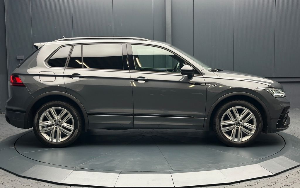 Volkswagen Tiguan 2023 г. Серый, пробег 53000 км