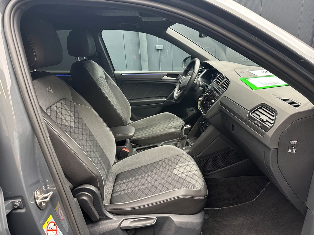 Volkswagen Tiguan 2023 г. Серый, пробег 53000 км