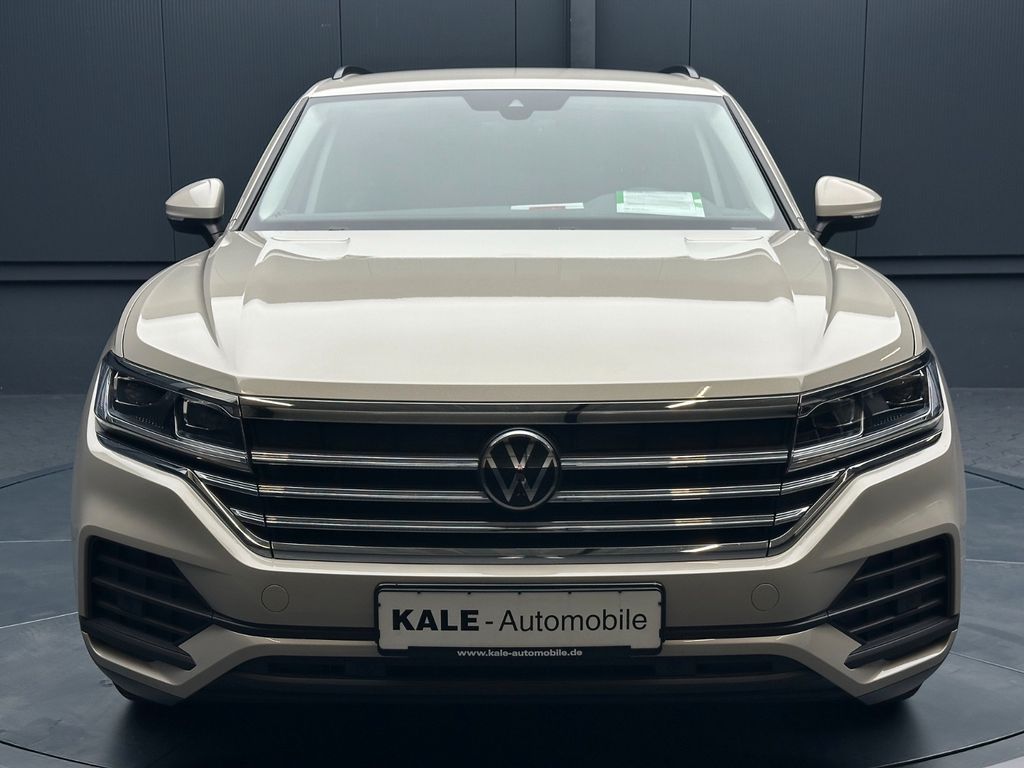 Volkswagen Touareg 2025 г. Бежевый, пробег 22750 км