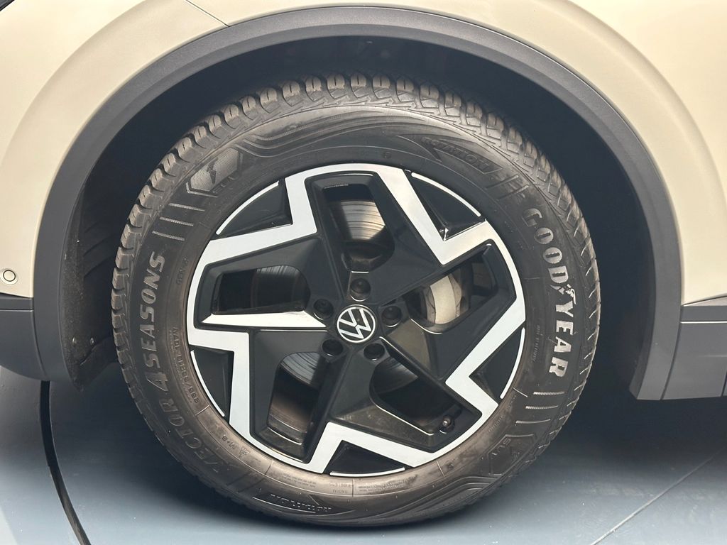 Volkswagen Touareg 2025 г. Бежевый, пробег 22750 км