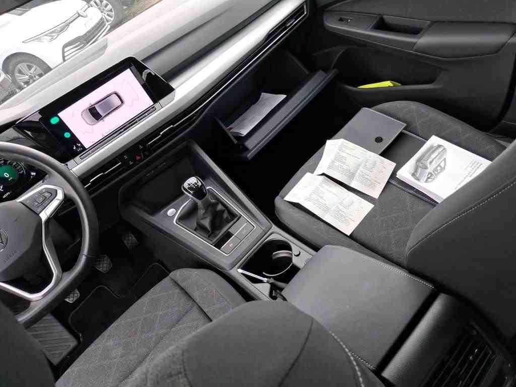 Volkswagen Golf 2024 г. Серый, пробег 40400 км