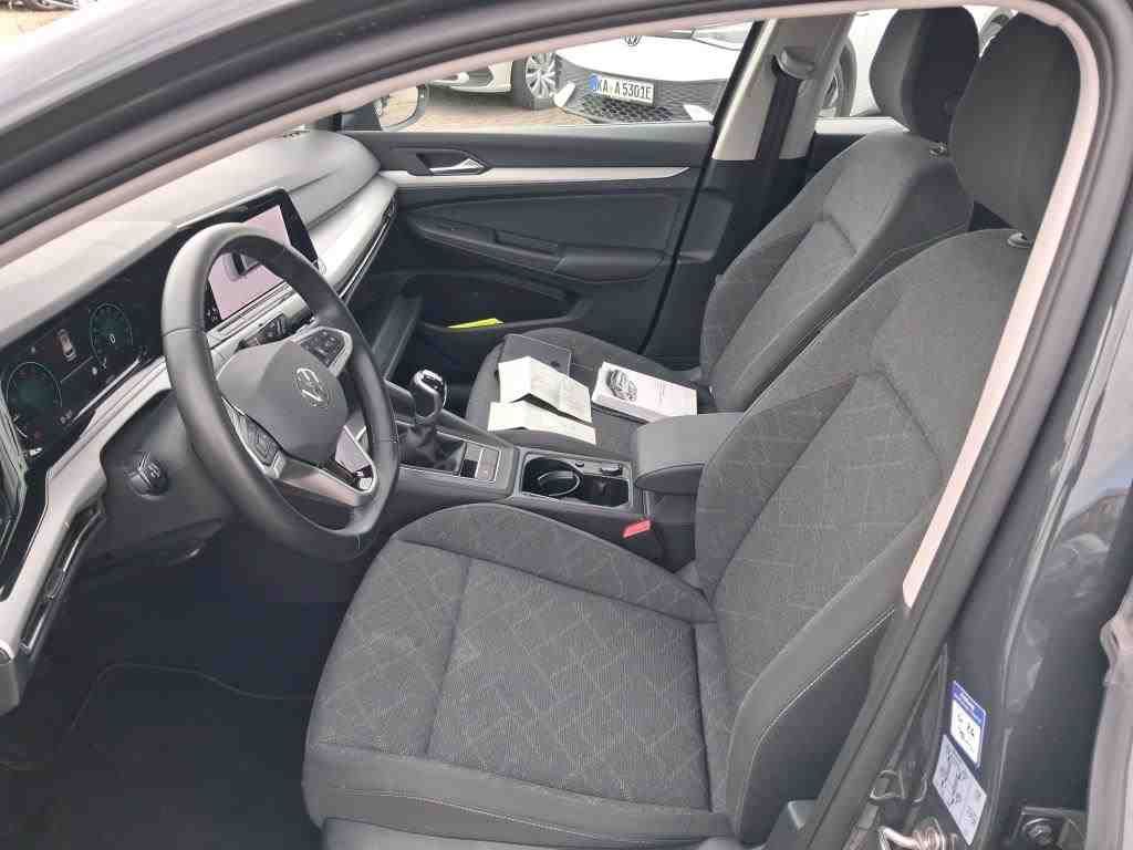Volkswagen Golf 2024 г. Серый, пробег 40400 км