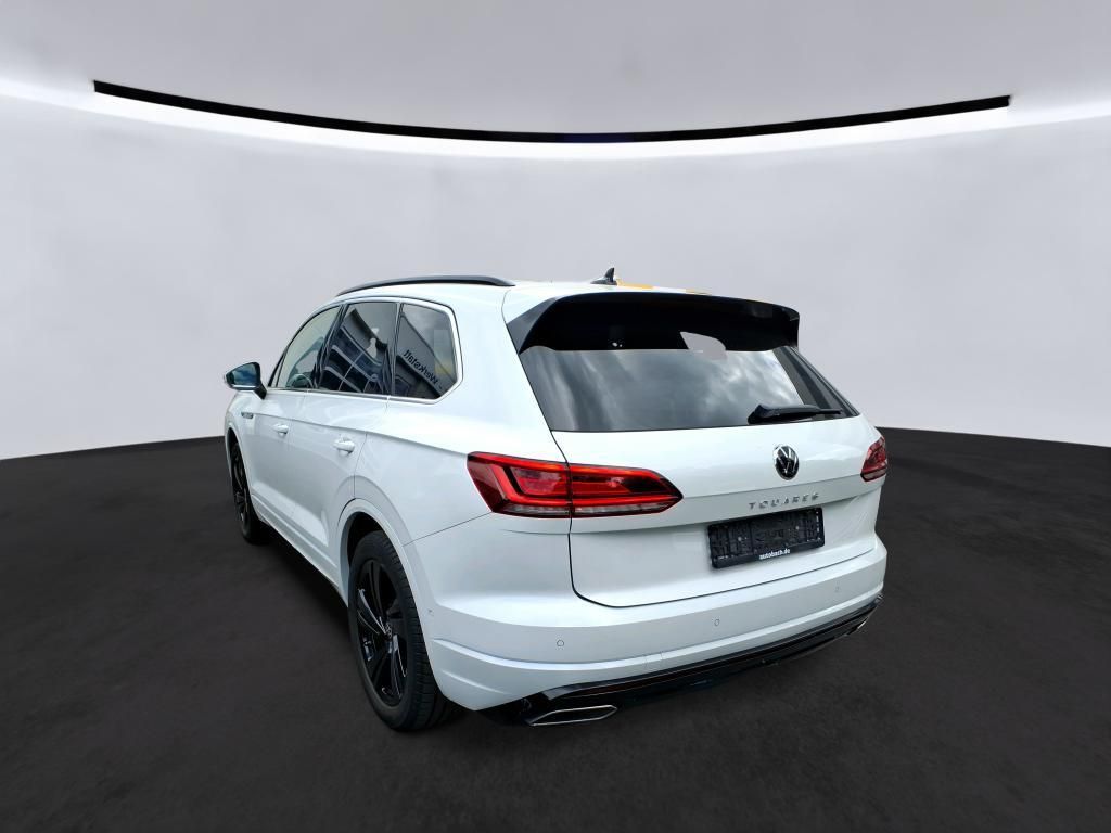 Volkswagen Touareg 2022 г. Белый, пробег 41419 км