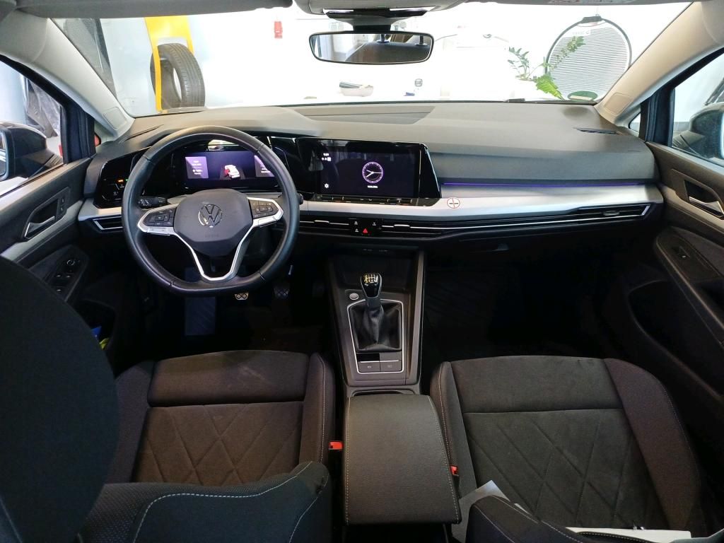 Volkswagen Golf 2023 г. Серый, пробег 31658 км