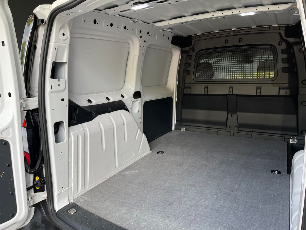 Volkswagen Caddy 2021 г. Белый, пробег 46000 км