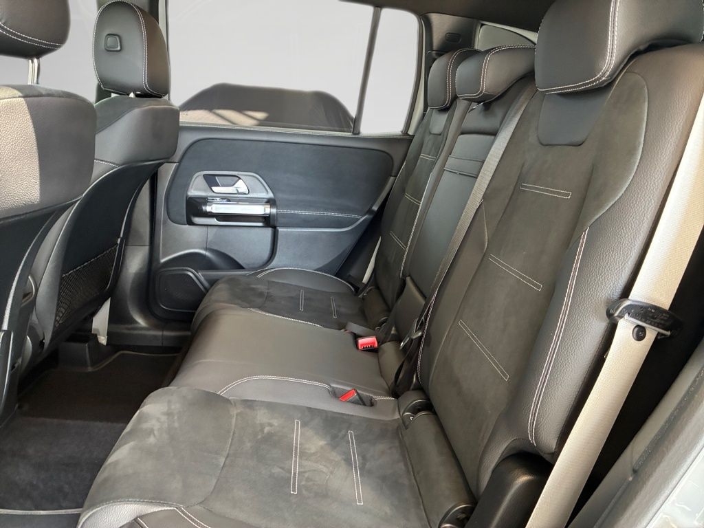 Mercedes-Benz GLB 200 2026 г. Серый, пробег 14040 км
