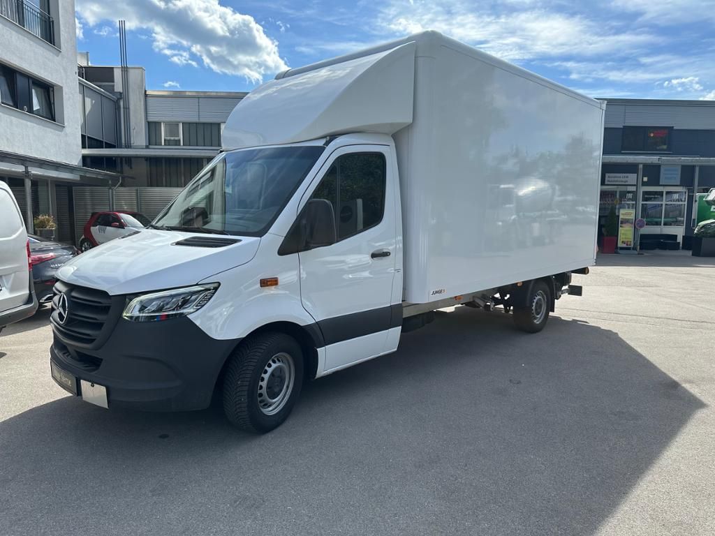Mercedes-Benz SPRINTER 2025 г. Белый, пробег 32490 км